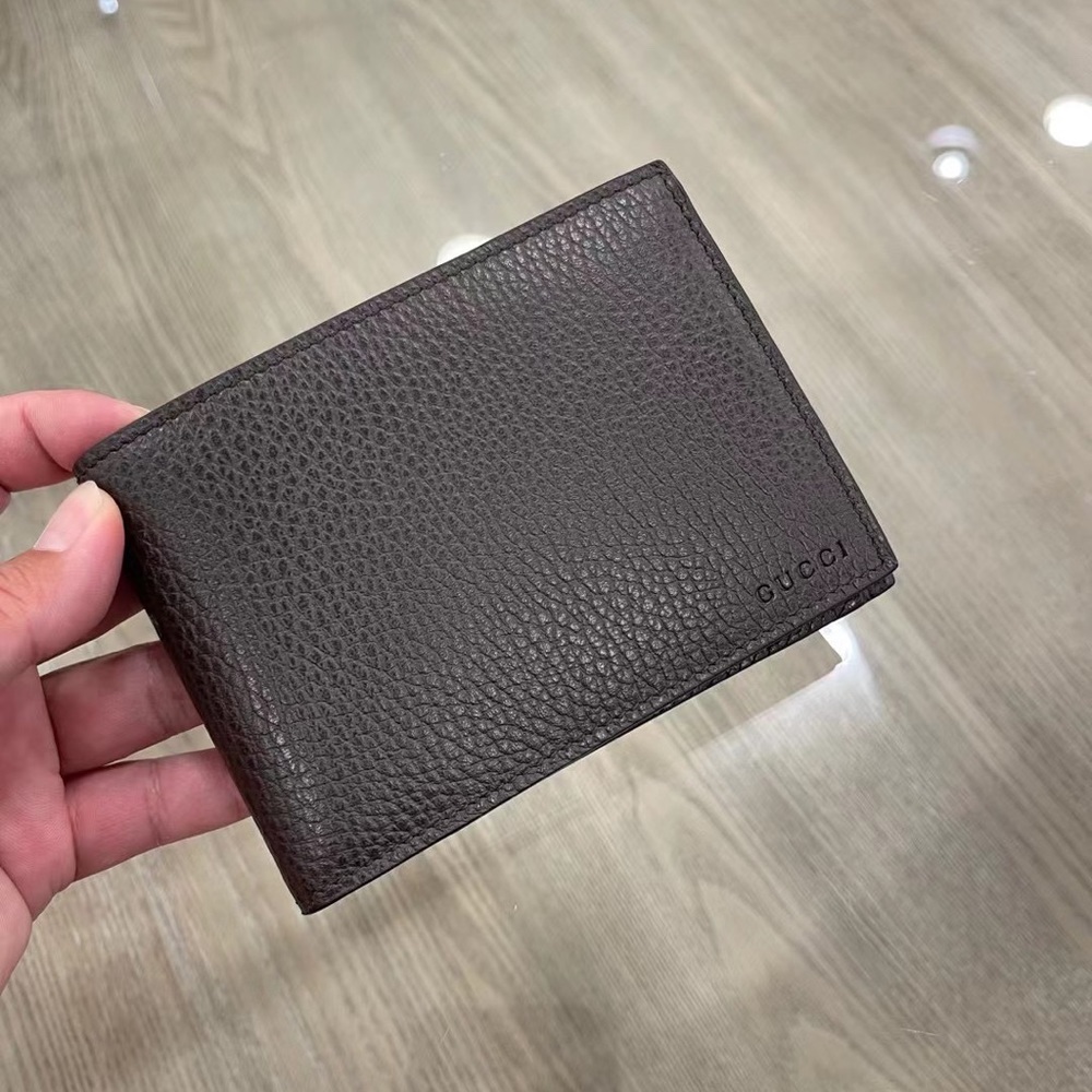 The new gucci wallet for men. Includes  gift box - Picture 2 of 6